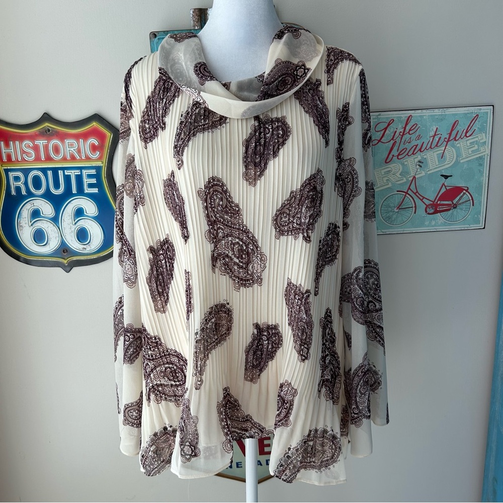 Chico’s Drapey Pleated Paisley Richesse Print Artisan Blouse Size 12-14 Artsy